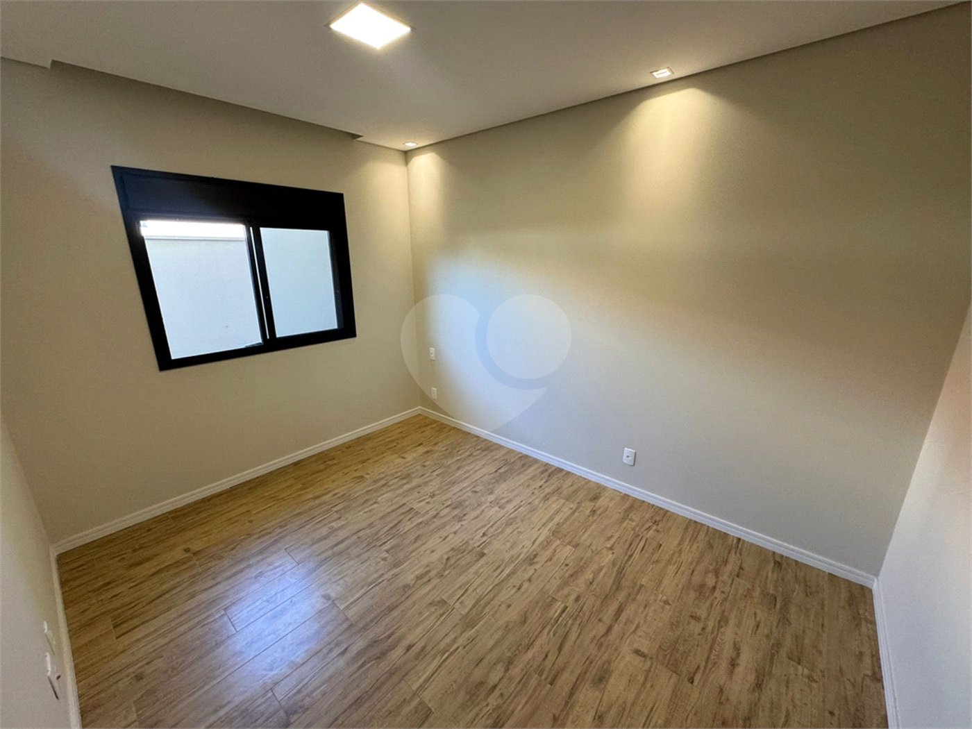 Casa Nova à Venda no Condomínio Villeneuve, São Carlos