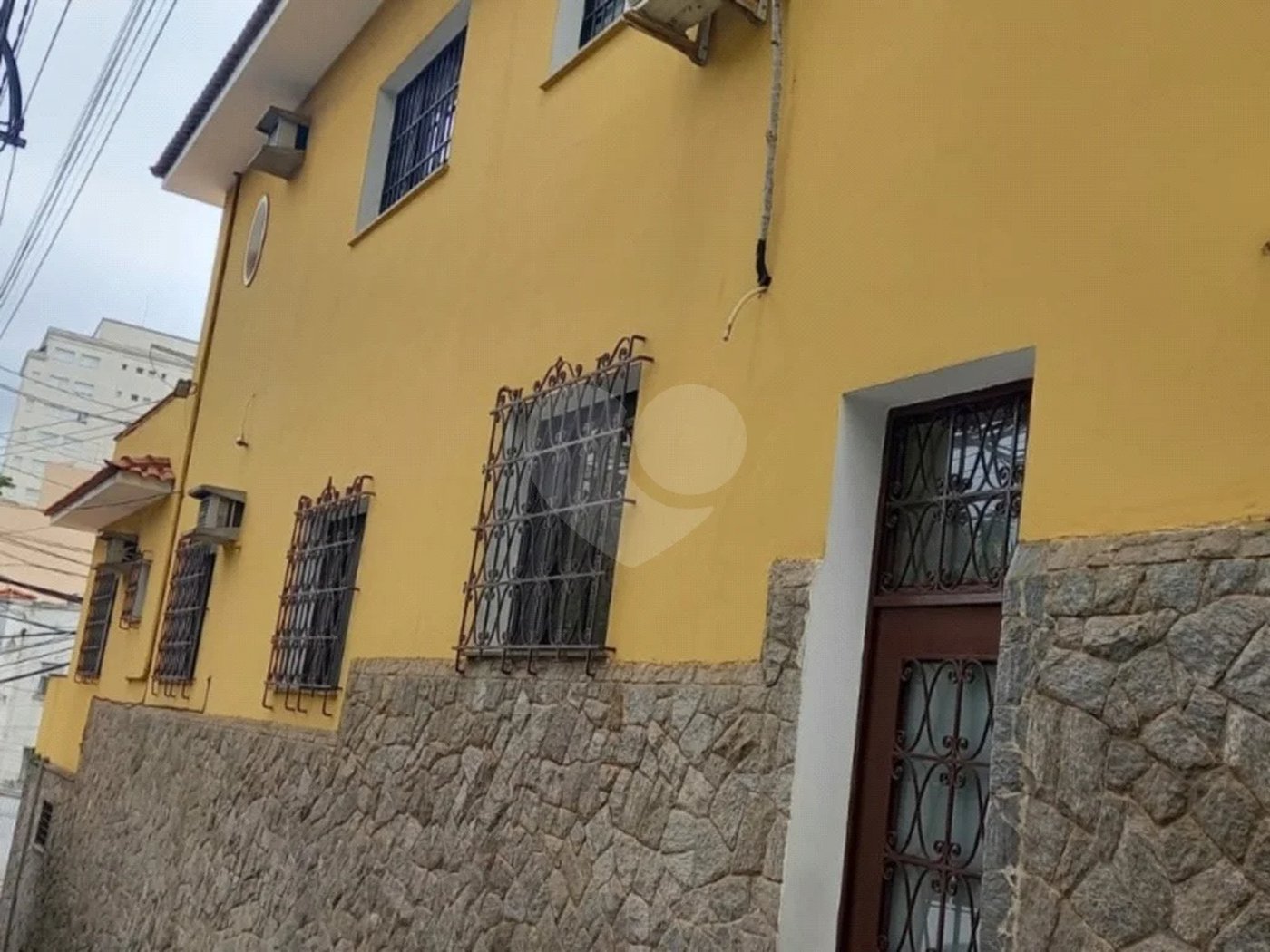 Sobrado comercial para locação em Perdizes | 160m² | 2 Andares | 7 Salas