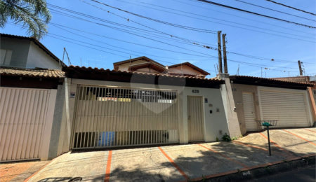 Sobrado à venda com 3 quartos, sendo 1 suíte,  em Parque Santa Felícia Jardim, São Carlos, SP