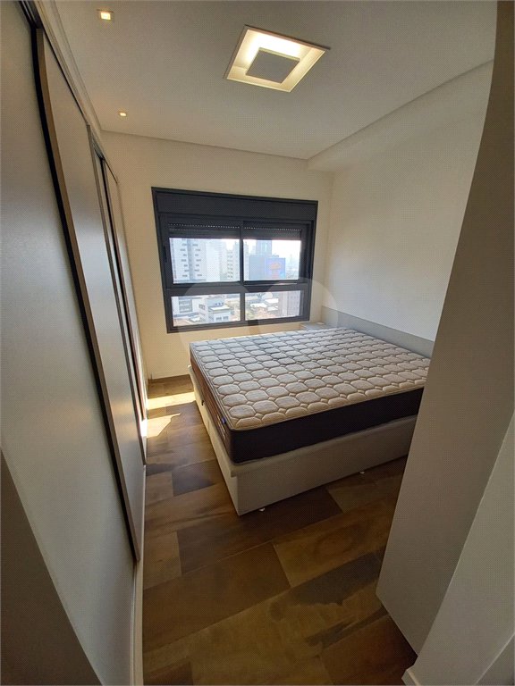 Apartamento de 2 quartos mobiliado à venda no Paraíso
