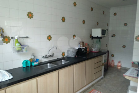 Sobrado à venda com 3 quartos, sendo 1 suíte, em Vila Mascote, São Paulo, SP