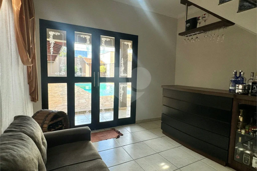 Belíssimo sobrado estilo edícula com 5 dormitórios, à venda na Nova Piracicaba em Piracicaba/ SP.