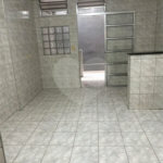 São Paulo - Capital - Bairro Santa Cruz - R4 495.000,00 - Aceita permuta por imóvel na cidade de Indaiatuba- Sp - Sobrado em rua residencial sem saída e com praça particular. O imóvel possui 2 quartos — 1 suíte com dois ambientes e acesso a hall externo. Sala ampla, cozinha com dois ambientes