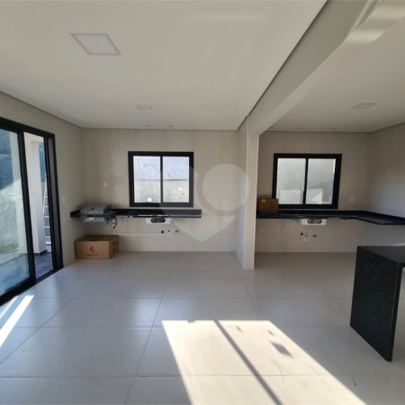 Casa à venda com 3 suítes no condomínio Reserva dos Jatobás, Louveira - SP