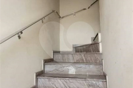 Sobrado à venda com 4 quartos em Saúde, São Paulo, SP