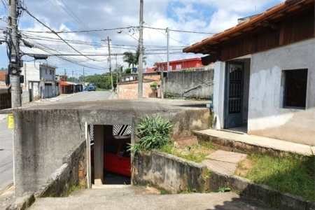 Casa à venda com 3 quartos, sendo 1 suíte, em Jardim Ikeda, Suzano, SP