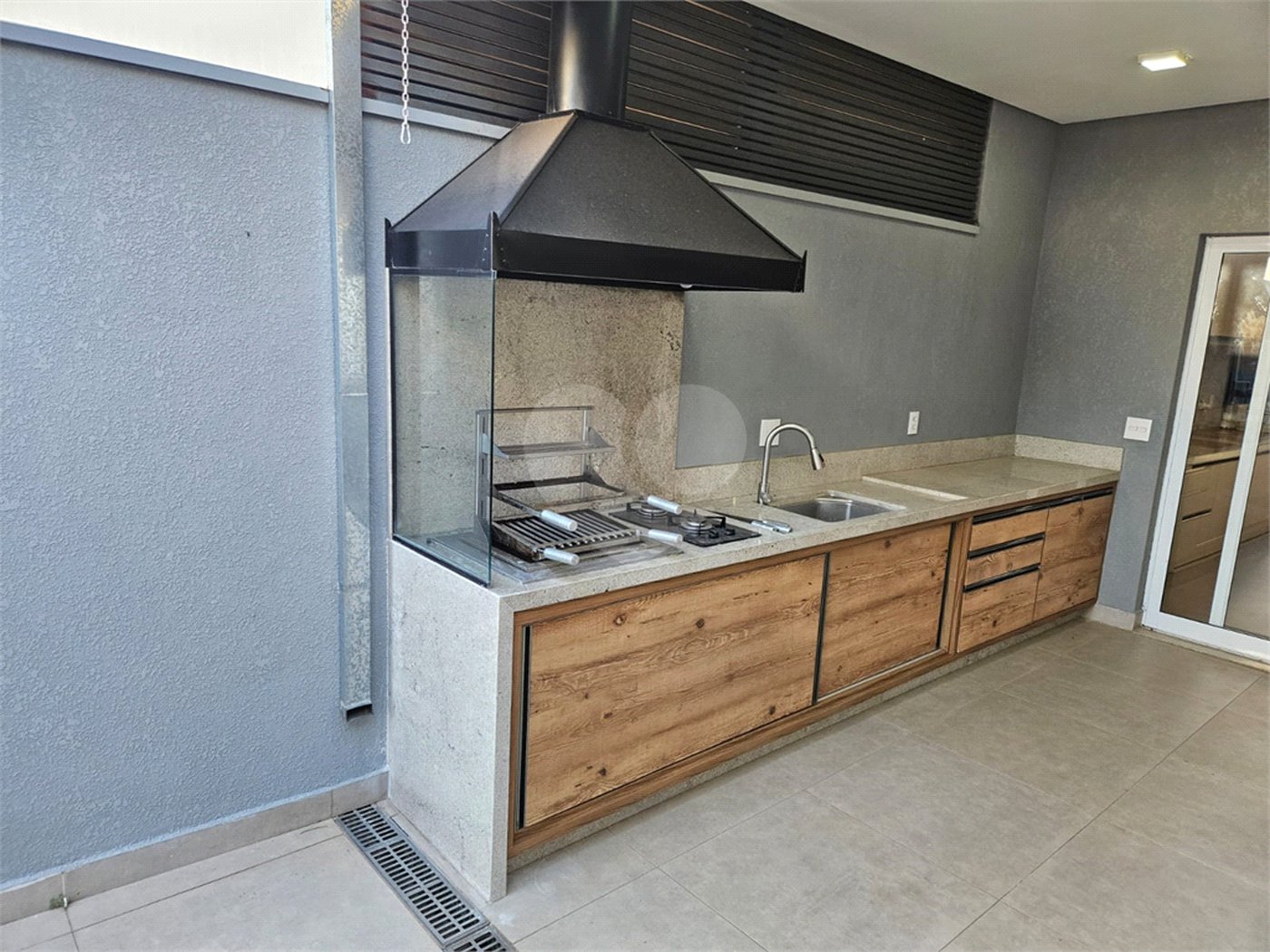 Casa à venda com 3 quartos, sendo 1 suíte,  no condomínio Mantova, Indaiatuba - SP