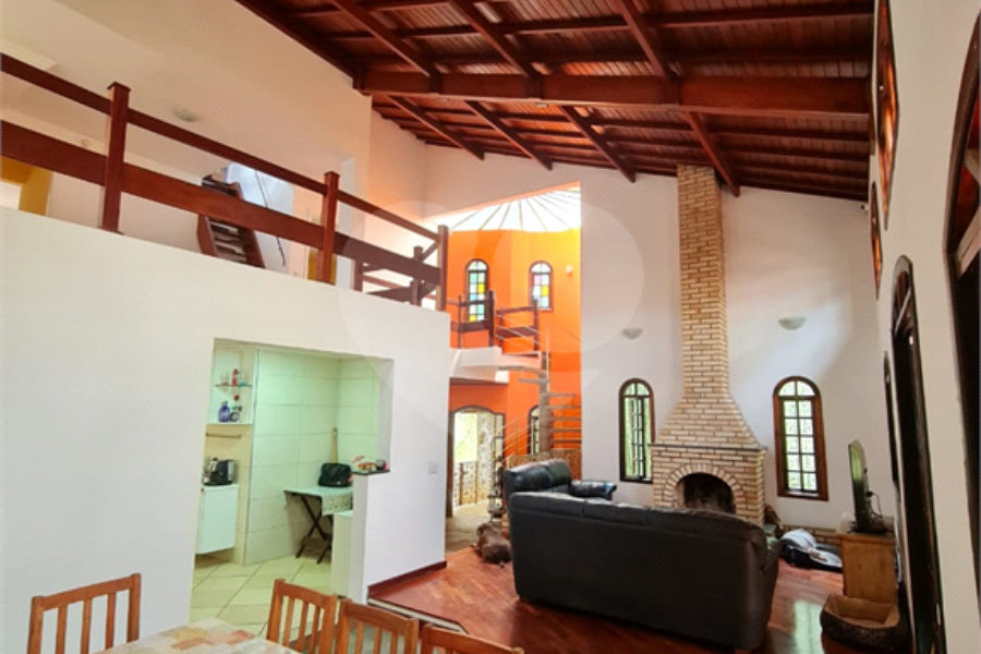 Sobrado à venda com 4 quartos, sendo 1 suíte,  em Jardim Leonor Mendes de Barros, São Paulo, SP
