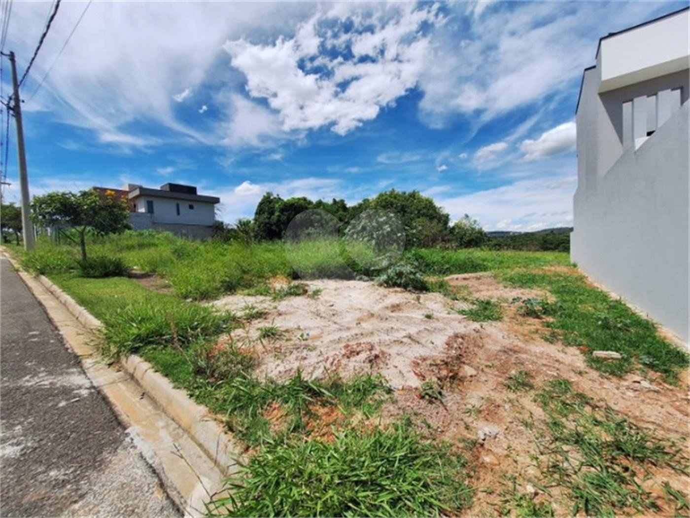 Terreno à venda com 1 suíte em Pinheirinho, Vinhedo, SP