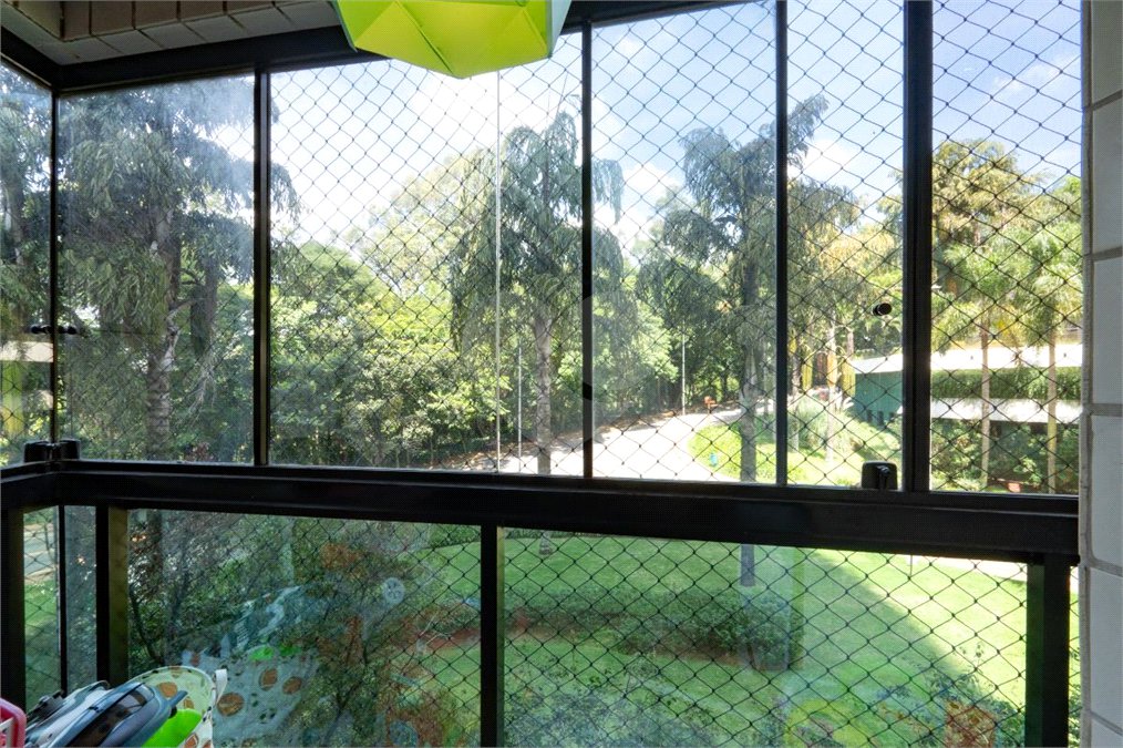 Apartamento à venda com 3 quartos, sendo 1 suíte, em Jardim Morumbi, São Paulo, SP