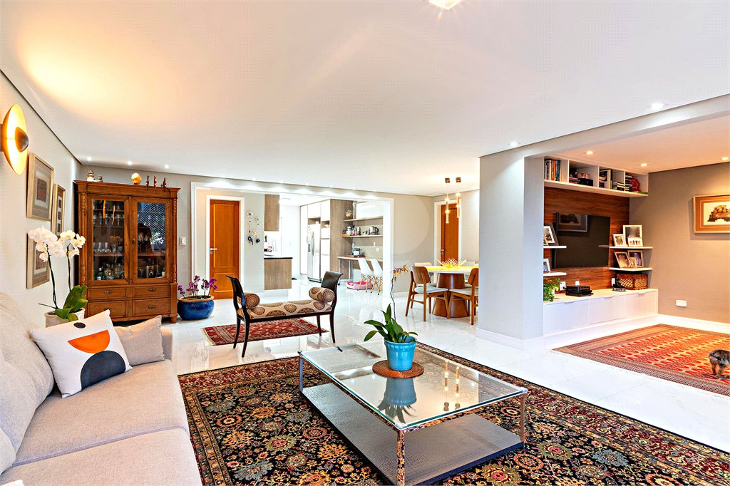 Apartamento à venda com 3 quartos, sendo 1 suíte, em Alto da Boa Vista, São Paulo, SP