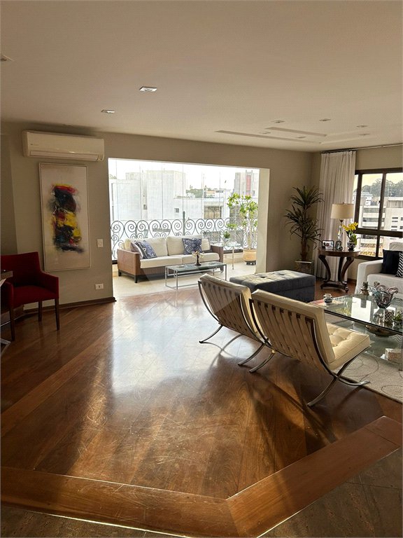 Apartamento à venda com 4 suítes em Real Parque, São Paulo, SP