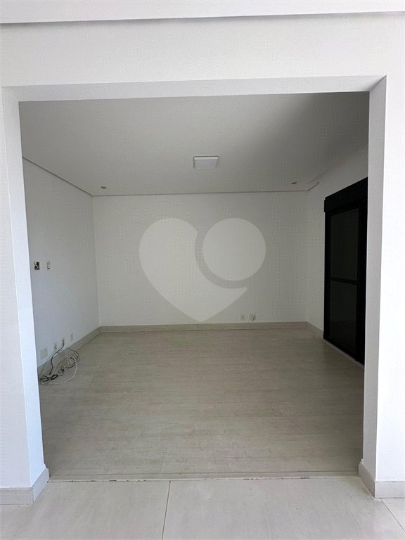 Apartamento à venda com 3 suítes em Vila Suzana, São Paulo, SP