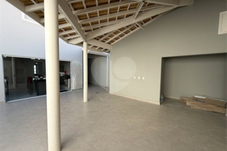 Casa à venda com 3 quartos, sendo 1 suíte, no condomínio Grape Village, Vinhedo - SP
