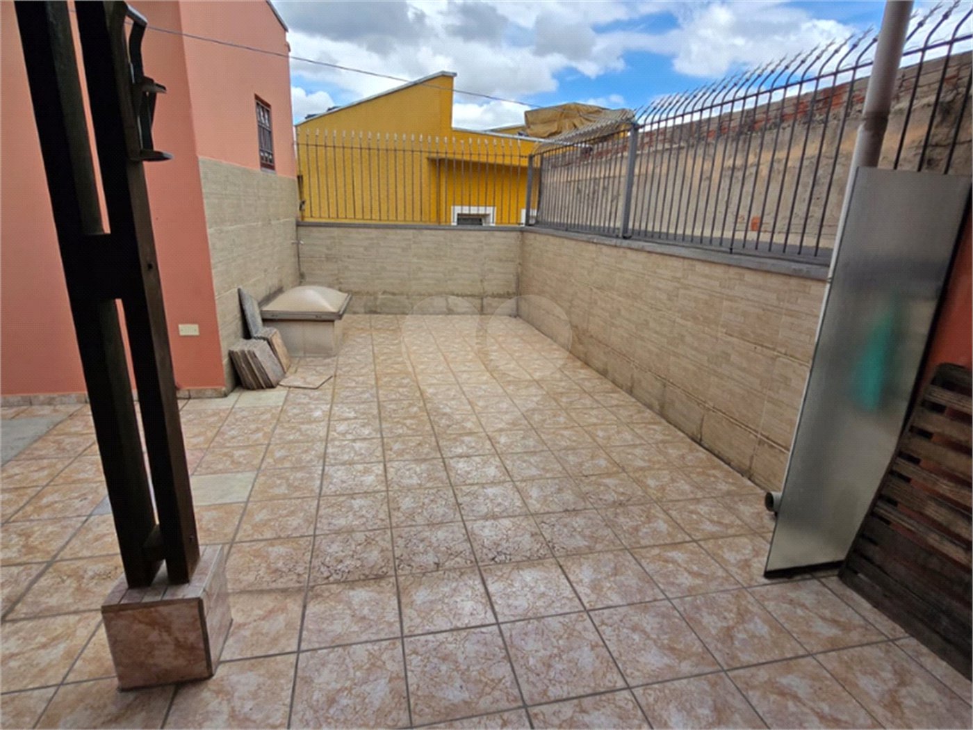 Casa à venda com 3 quartos, sendo 1 suíte, em Vila Pereira Cerca, São Paulo, SP