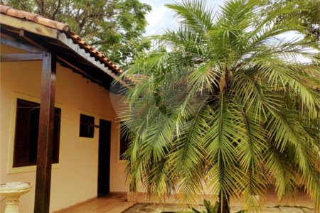 Casa à venda com 4 quartos, sendo 2 suítes, no condomínio Fazendinha Chácara Vale do Rio Cotia, Carapicuíba - SP