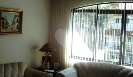 Casa à venda com 4 quartos, sendo 2 suítes,  em Jardim Pinheiros, São Paulo, SP
