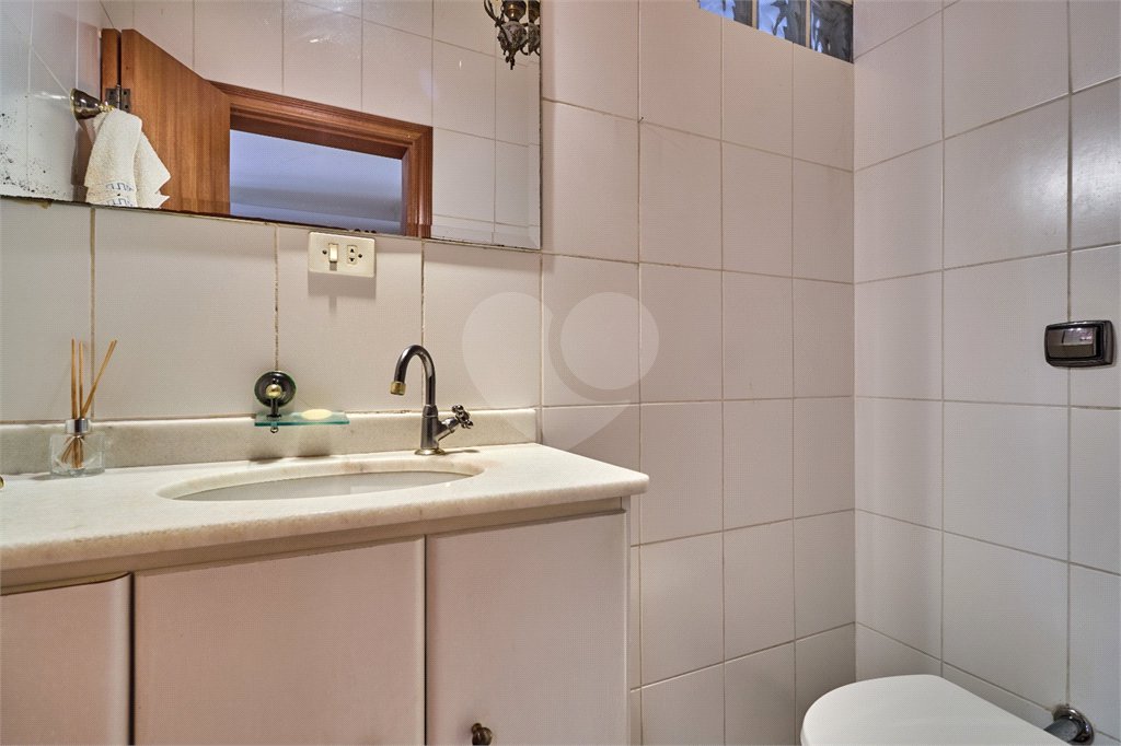 Sobrado à venda com 4 quartos, sendo 1 suíte, em Brooklin Velho, São Paulo, SP