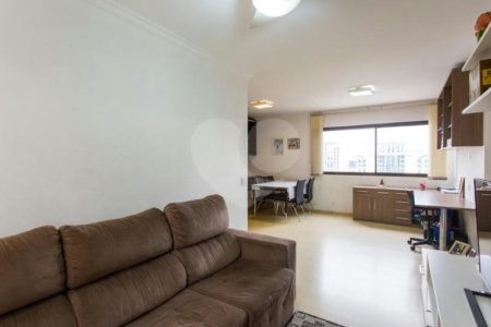 Apartamento à venda com 2 quartos, sendo 1 suíte, em Moema, São Paulo, SP