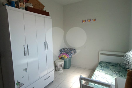 Casa à venda com 4 quartos, sendo 1 suíte, no condomínio Shangri-la, Atibaia - SP