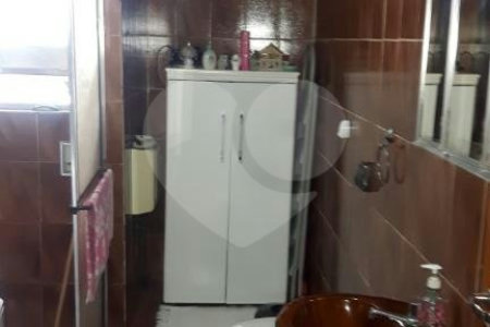 Casa à venda com 2 quartos, sendo 1 suíte, no condomínio Travessa Carmem Lúcia Carneiro,88, São Paulo - SP