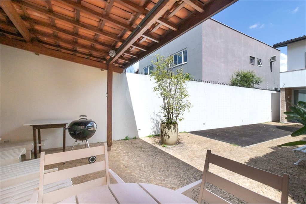 Casa à venda com 4 quartos, sendo 1 suíte, em Jardim Novo Mundo, São Paulo, SP