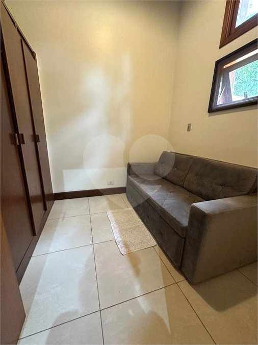 Casa à venda com 4 quartos, sendo 2 suítes,  no condomínio Chacara Marques, Santana de Parnaíba - SP