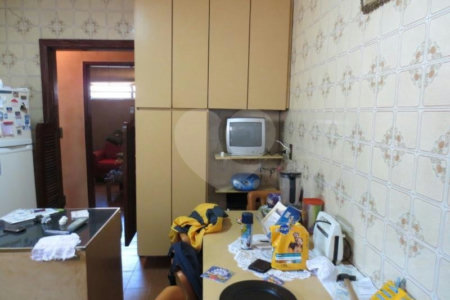 Casa à venda com 4 quartos, sendo 2 suítes, em Bosque da Saúde, São Paulo, SP
