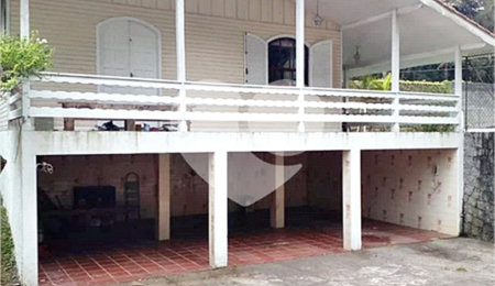Casa à venda com 4 quartos, sendo 1 suíte,  no condomínio Parque Imperial da Cantareira, Mairiporã - SP