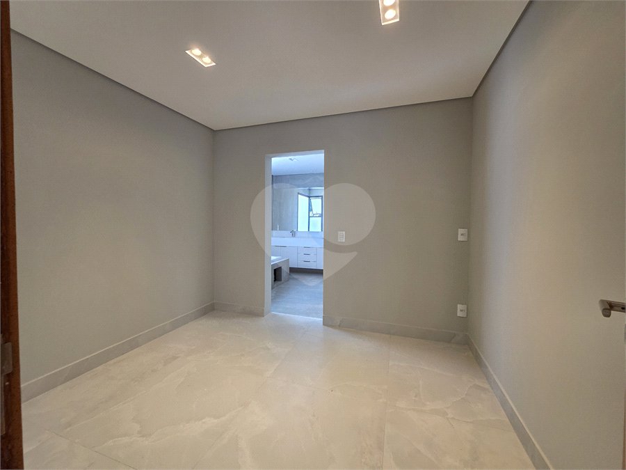 Casa à venda com 5 suítes no condomínio Fazenda Imperial, Sorocaba - SP