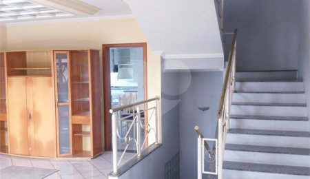 Casa à venda com 4 quartos, sendo 3 suítes,  no condomínio Arujá 5, Arujá - SP