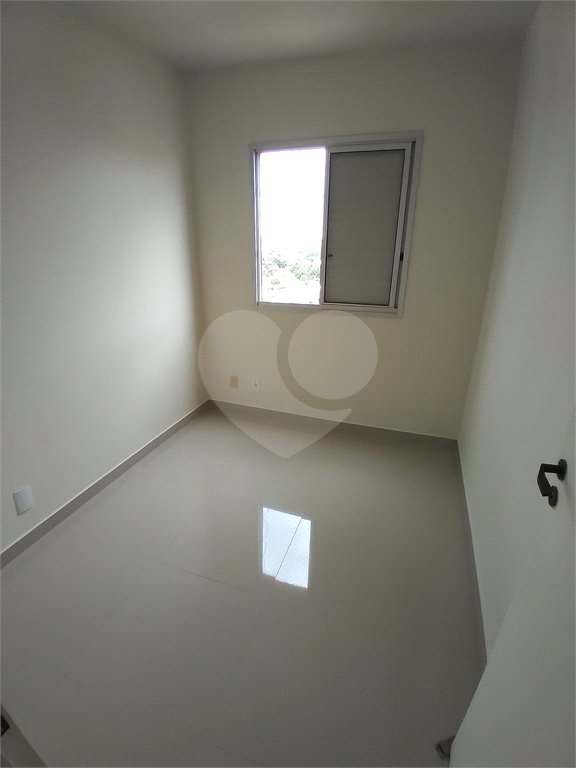 Apartamento com 3 dormitórios sendo 1 suíte.