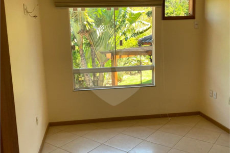 Casa à venda com 4 quartos, sendo 2 suítes, em Ubatiba, Maricá, RJ