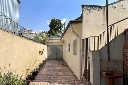Casa Térrea à venda com 4 quartos em Vila Vitório Mazzei, São Paulo, SP