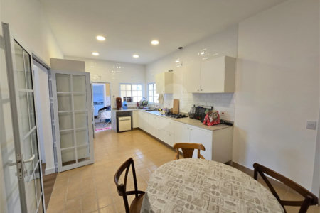 Casa à venda com 3 quartos, sendo 1 suíte,  no condomínio Golden Ville, Itapetininga - SP