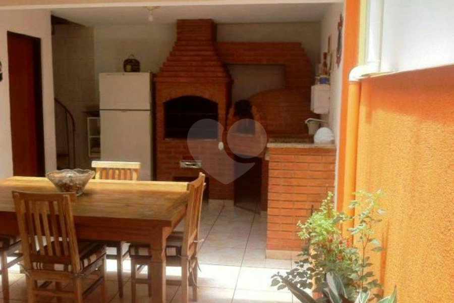 Sobrado à venda com 3 quartos, sendo 1 suíte, em Parque Continental II, Guarulhos, SP
