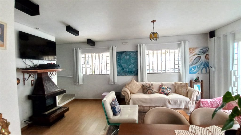 Sobrado à venda com 3 quartos, sendo 1 suíte, em Vila Gomes, São Paulo, SP