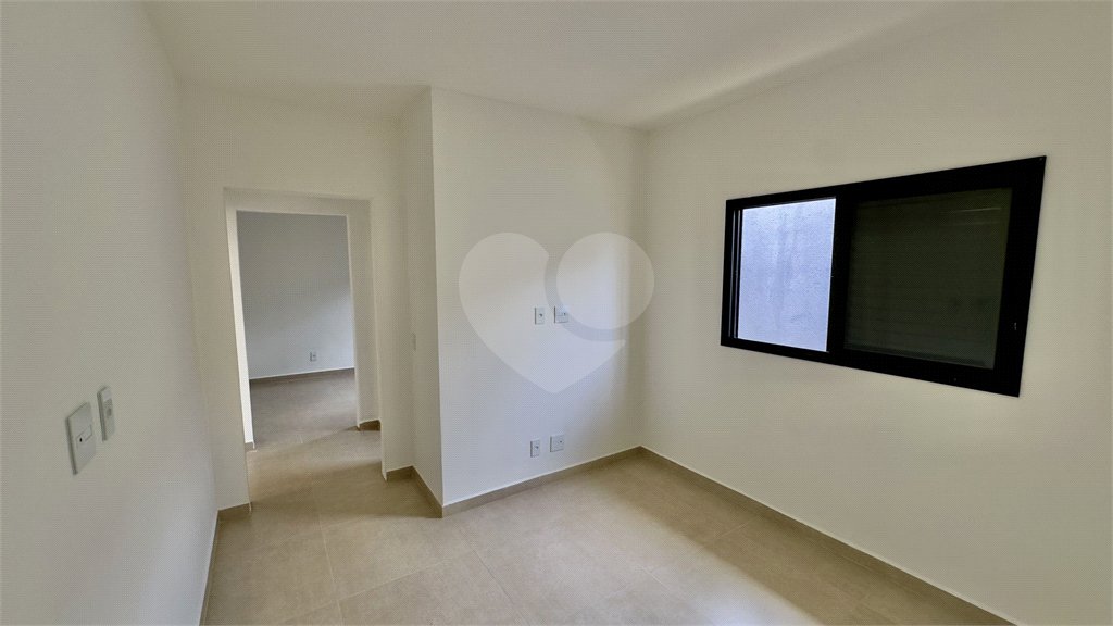 Casa à venda com 3 quartos, sendo 1 suíte, no condomínio Brasil, Atibaia - SP
