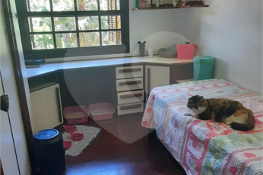 Casa à venda com 4 quartos, sendo 1 suíte, no condomínio Parque Imperial da Cantareira, Mairiporã - SP