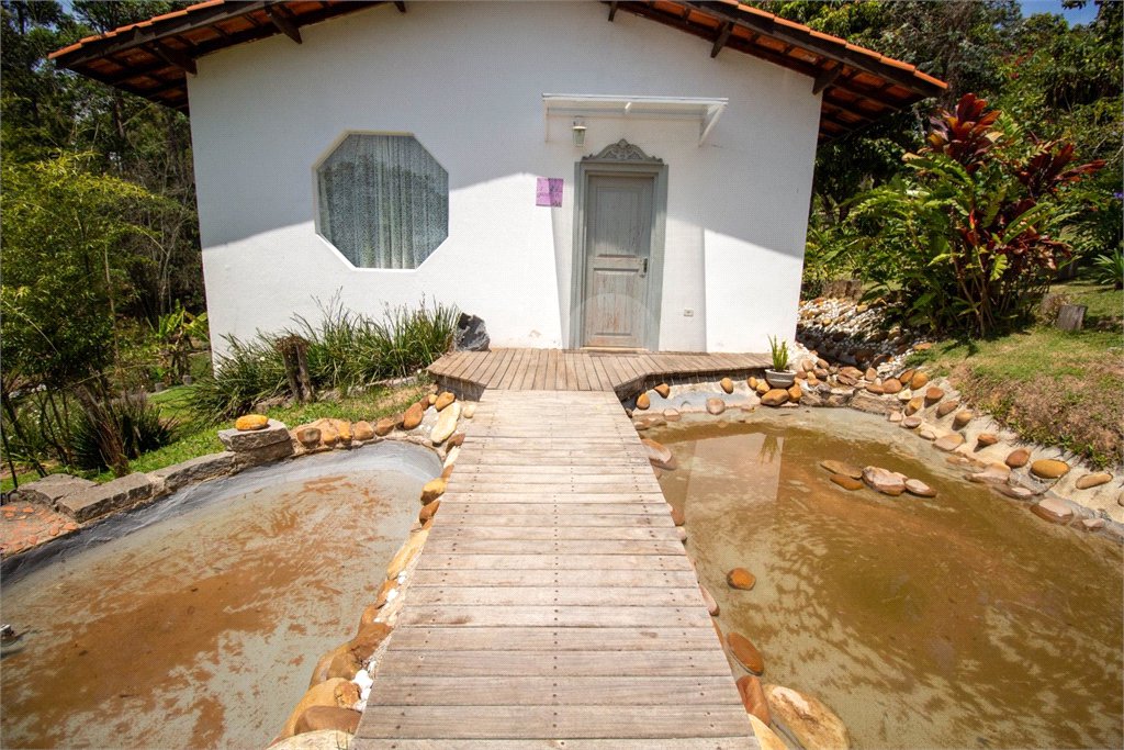 Sítio à venda com 7 quartos, sendo 6 suítes, em Jardim Santa Vitória (canguera), São Roque, SP