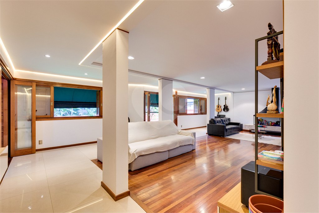 Casa à venda com 4 suítes em Chácara Monte Alegre, São Paulo, SP