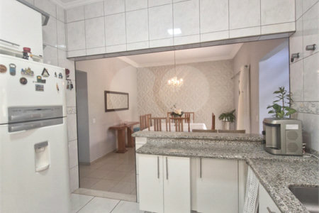 Casa à venda com 4 quartos, sendo 2 suítes, no condomínio Grape Village, Vinhedo - SP