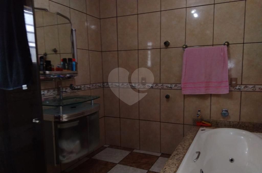 Casa à venda com 4 quartos, sendo 2 suítes, em Jardim Vila Galvão, Guarulhos, SP