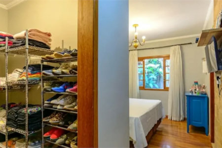 Casa à venda com 4 quartos, sendo 2 suítes, em Granja Viana, Cotia, SP