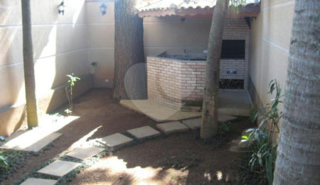 Casa à venda com 3 quartos, sendo 1 suíte,  no condomínio Algarve Residencial, São Paulo - SP