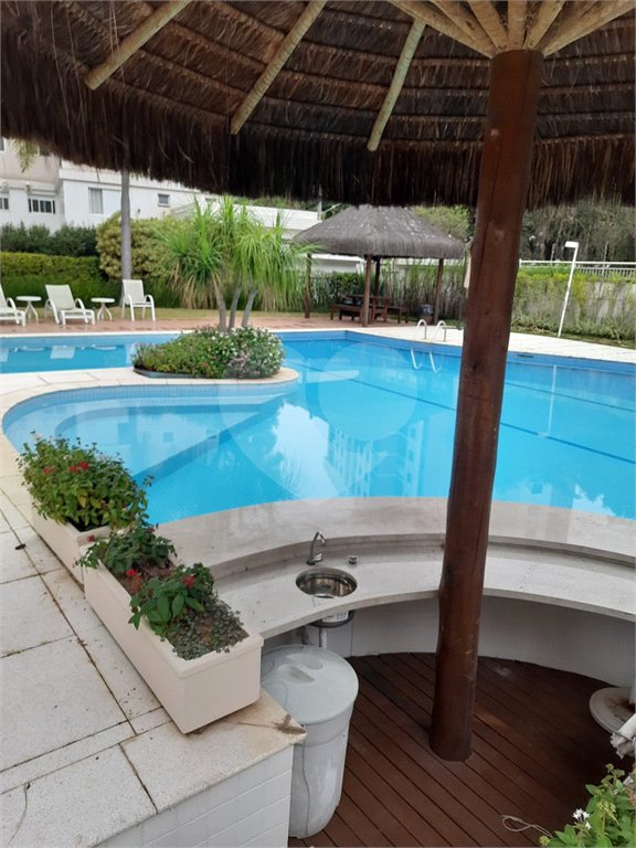 Apartamento à venda ou para alugar com 3 quartos, sendo 1 suíte, em Cidade São Francisco, São Paulo, SP