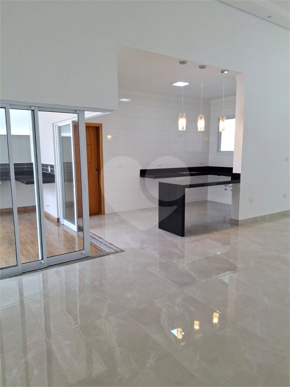Casa à venda com 3 quartos, sendo 1 suíte, no condomínio Costa das Areias, Salto - SP
