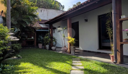 Sobrado à venda ou para alugar com 5 quartos, sendo 3 suítes,  em Jardim Marajoara, São Paulo, SP