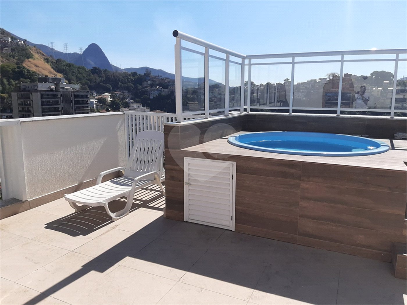 Cobertura à venda com 3 quartos, sendo 2 suítes,  em Tijuca, Rio de Janeiro, RJ