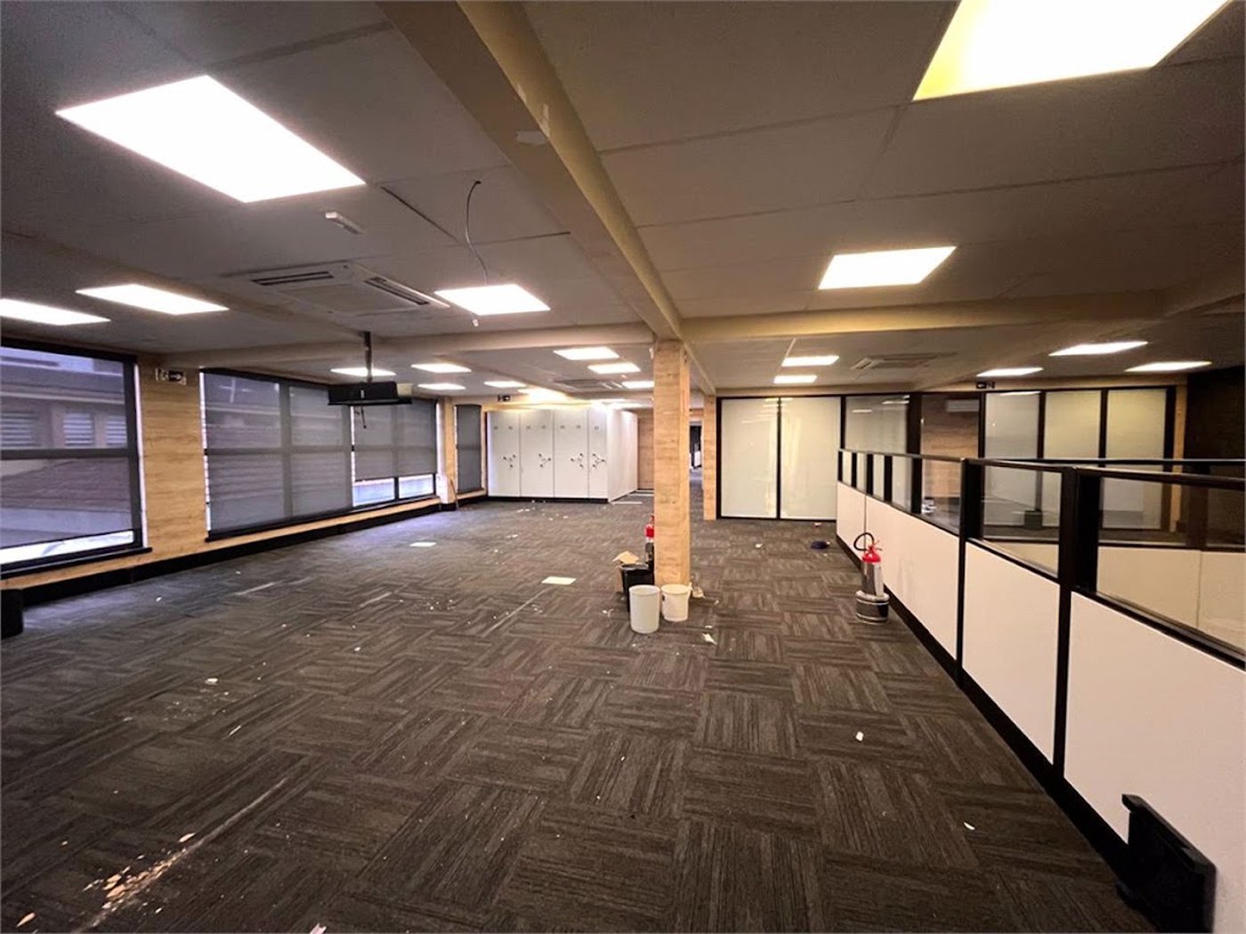 Prédio Corporativo em Santos | 4 Pavimentos | Galpão com Pé-Direito Duplo | Estrutura para +200 Pessoas | Compra Ou Locação